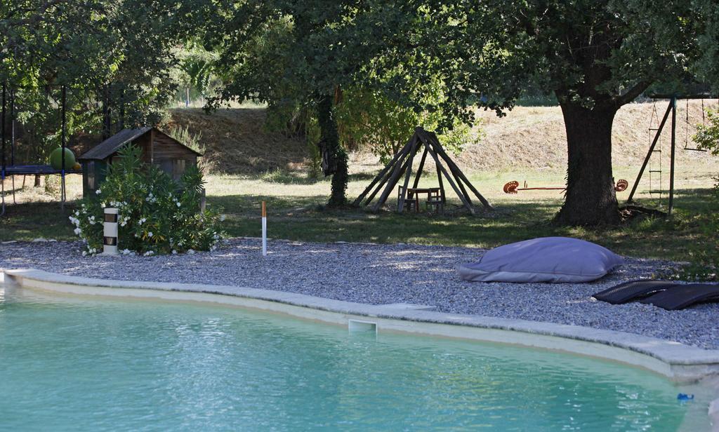 A Travers Champs Puyvert Exterior photo