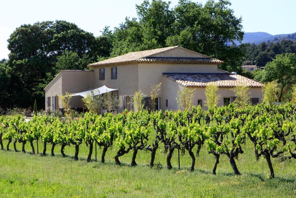 A Travers Champs Puyvert Exterior photo